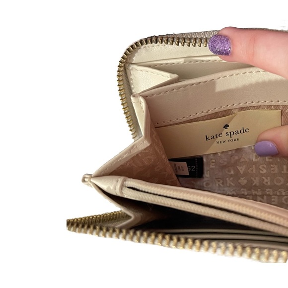 Authentic Kate Spade Zip Up Clutch - Picture 5 of 7